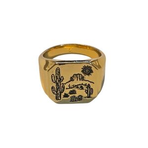Vintage Desert Scene Gold Ring - Size 8
